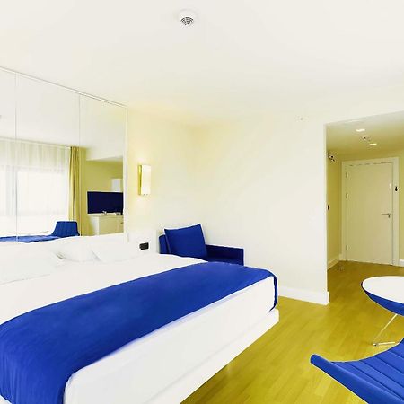 Orbi Twin Towers Aparthotel With Sea View Batumi Exterior foto