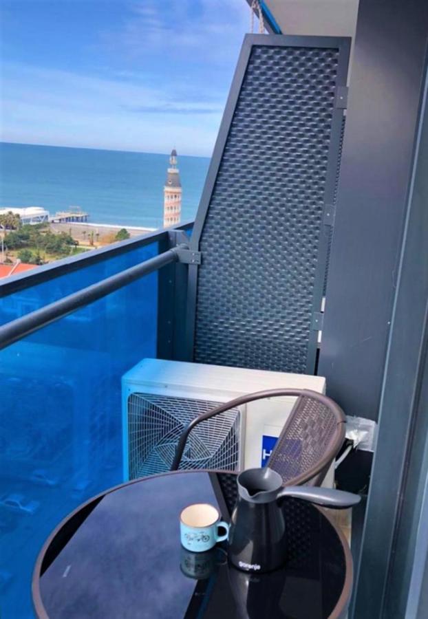 Orbi Twin Towers Aparthotel With Sea View Batumi Exterior foto