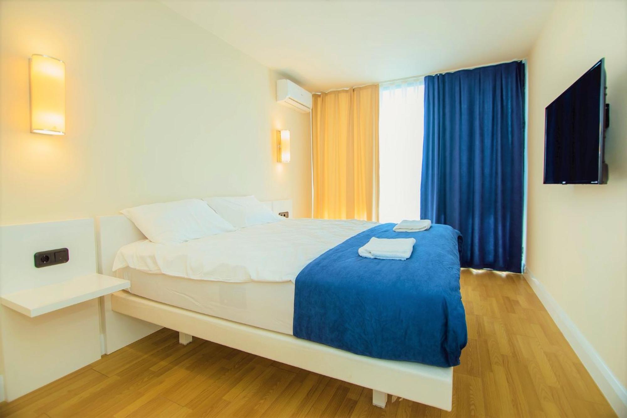 Orbi Twin Towers Aparthotel With Sea View Batumi Exterior foto