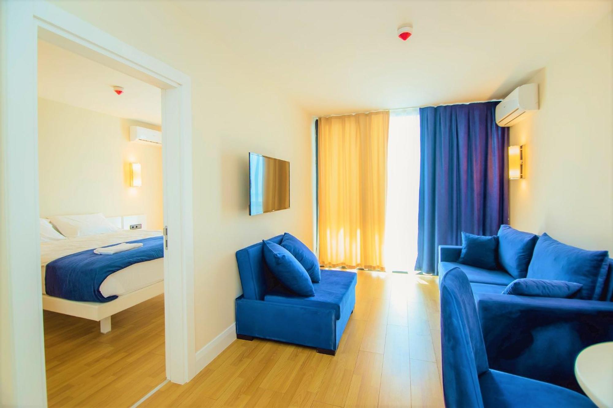 Orbi Twin Towers Aparthotel With Sea View Batumi Exterior foto