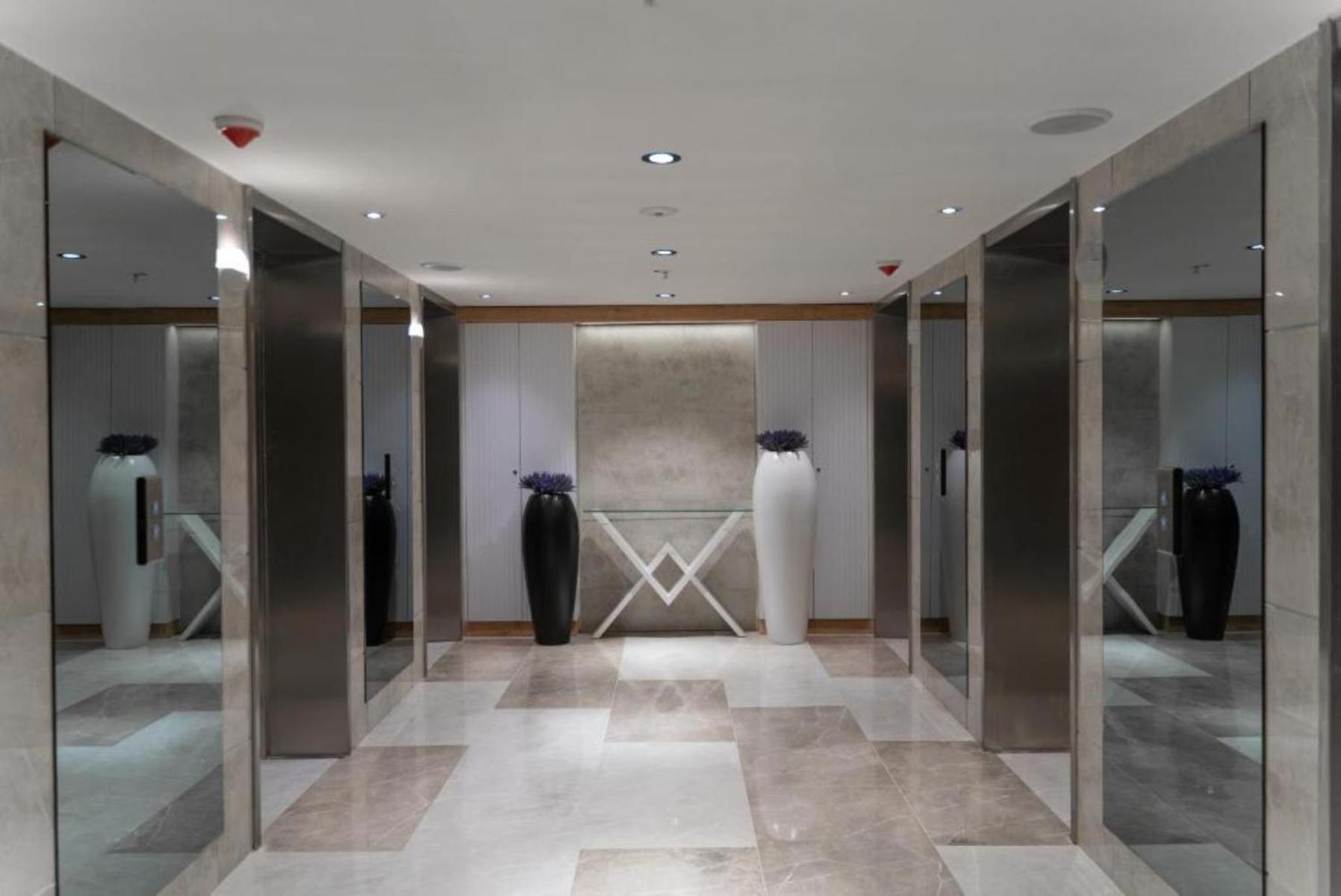 Orbi Twin Towers Aparthotel With Sea View Batumi Exterior foto